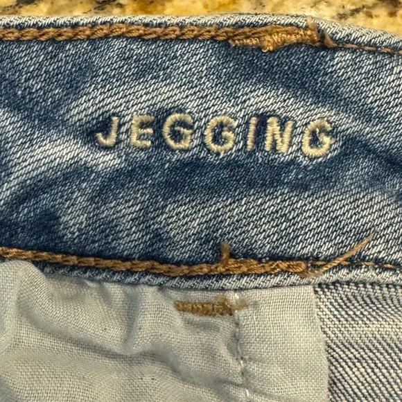 American Eagle Jeans High Rise Jegging Distressed Women’s Size 14 - 30” lnseam - Picture 5 of 9